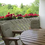 Betti * Alsópáhok