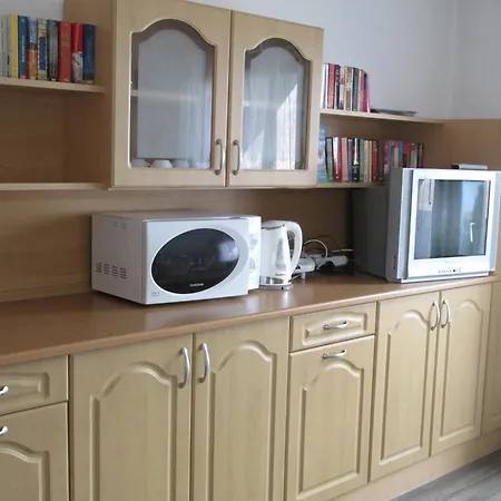 Betti Vendeghaz Apartment *