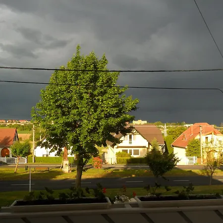 Betti Vendeghaz Apartamento Alsópáhok