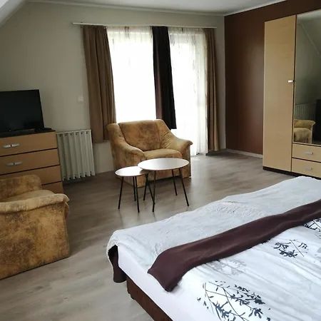 Betti Vendeghaz Apartment Alsopahok