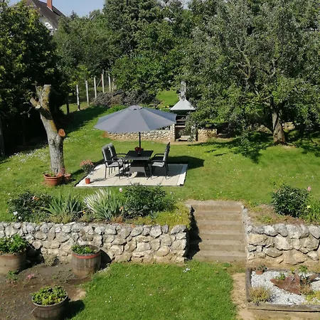 Betti Vendeghaz * Alsópáhok