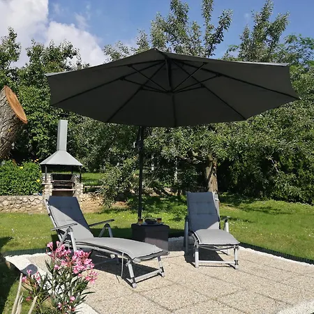 Betti Vendeghaz Apartamento