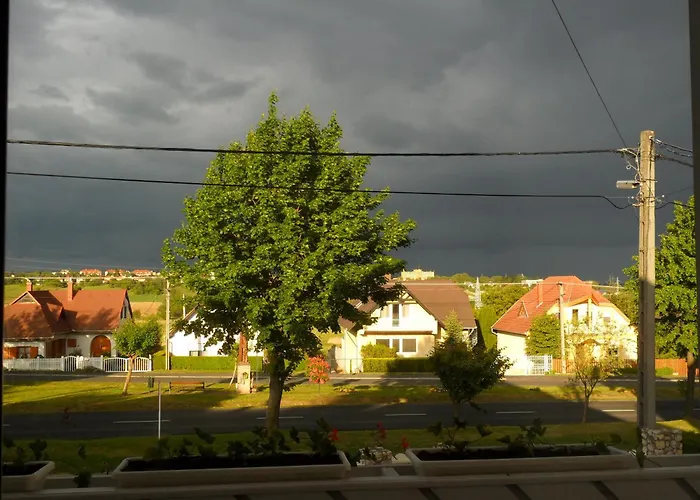 Betti Apartman Alsópáhok