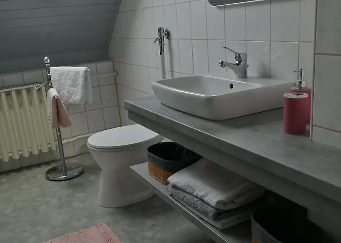 Betti Vendeghaz * Alsópáhok