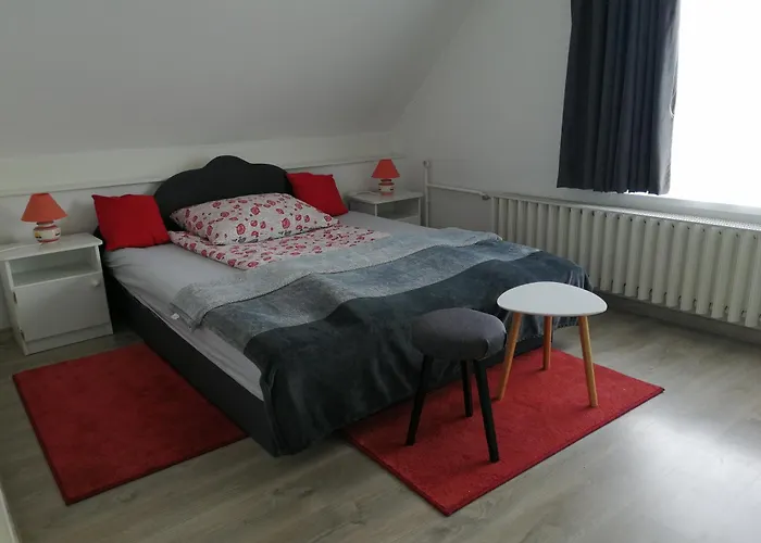 Betti Vendeghaz Apartment *