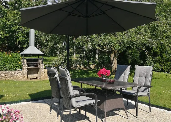 Betti Vendeghaz * Alsópáhok