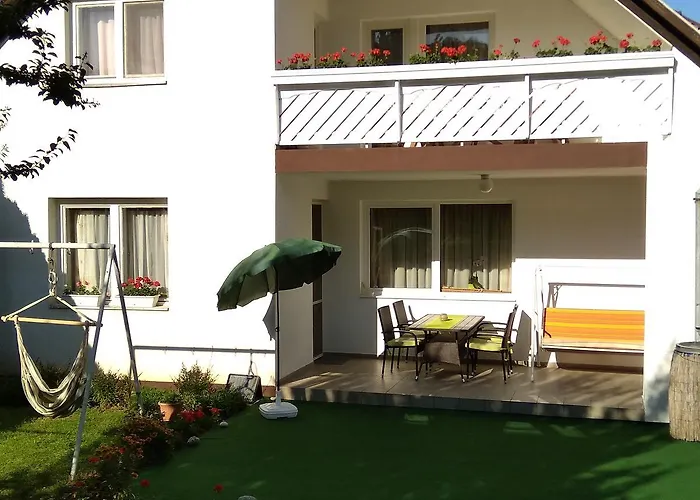 Betti Vendeghaz Alsópáhok